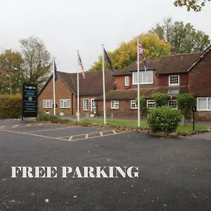 Casa rural Trivelles Waterhall Country Gatwick & Airport Parking